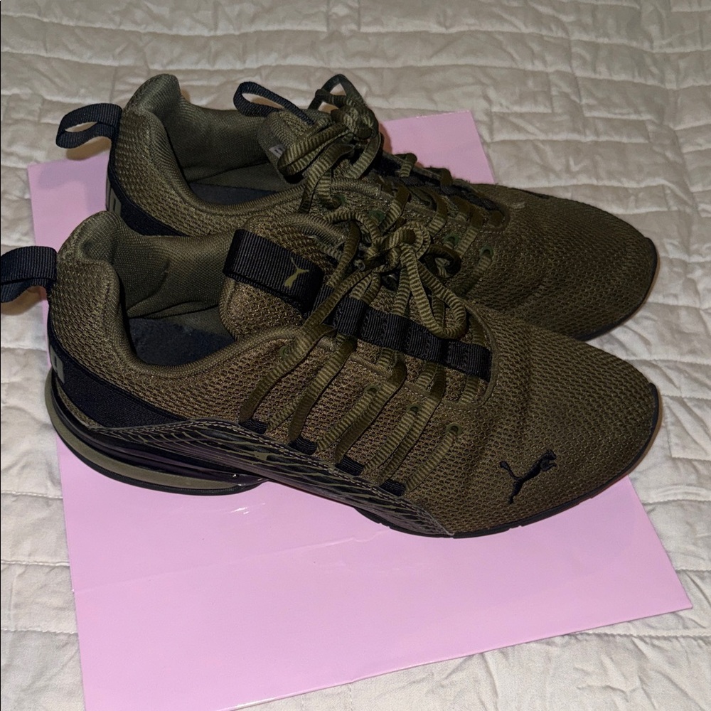 PUMA Axelion Refresh Men’s Wide Road Running Shoes Olive Green Black Size 8